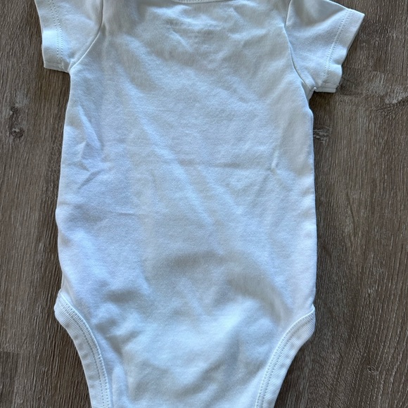 Vineyard Vines Short Sleeve Onesie - Picture 4 of 4